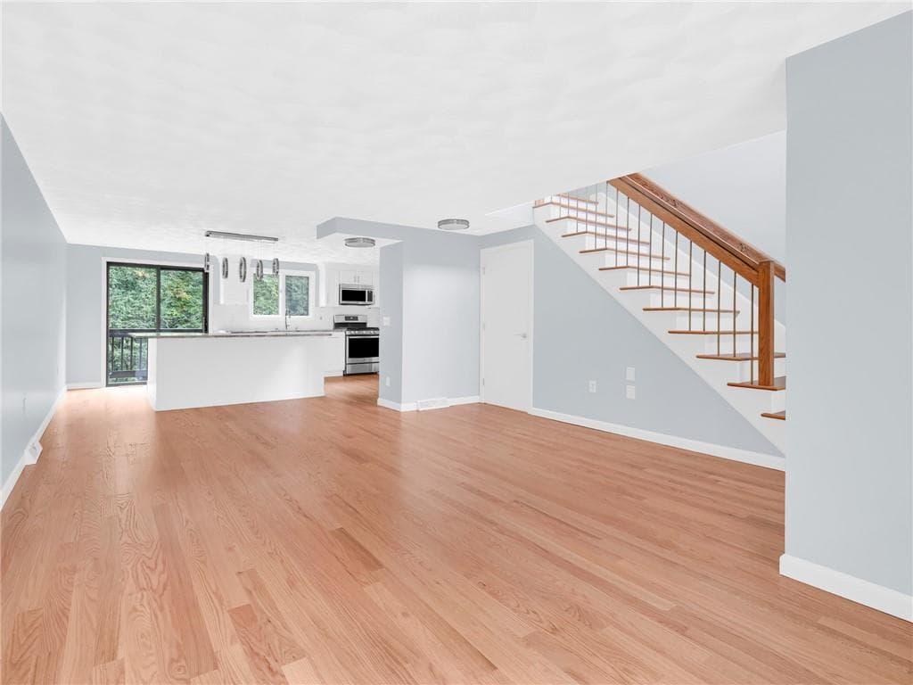 Condominium at 265 Scituate Avenue UNIT C, Cranston, photo 3 of 28