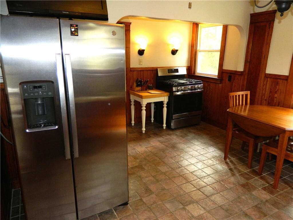 Single Family Residence at 216 Gleaner Chapel Road, Scituate, photo 7 of 30