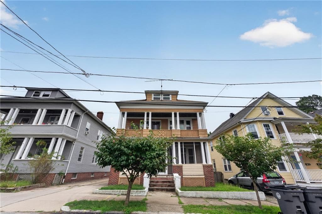 Multi Family at 113 Radcliffe Avenue, Providence, photo 2 of 37
