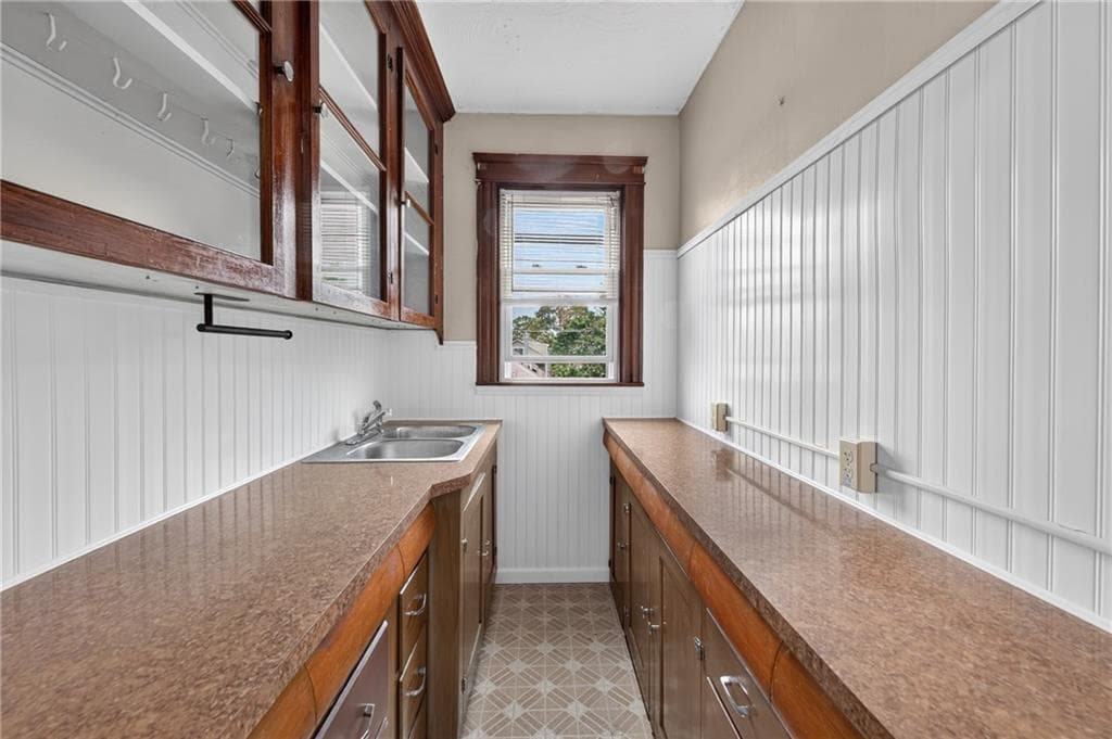 Multi Family at 113 Radcliffe Avenue, Providence, photo 26 of 37