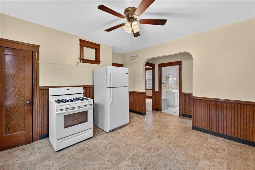 Multi Family at 113 Radcliffe Avenue, Providence, photo 20 of 37