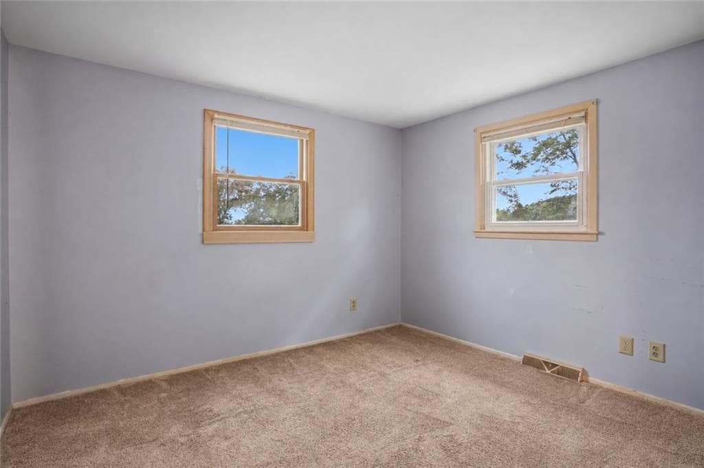Single Family Residence at 5 Vanderbilt Terrace, Coventry, photo 14 of 30