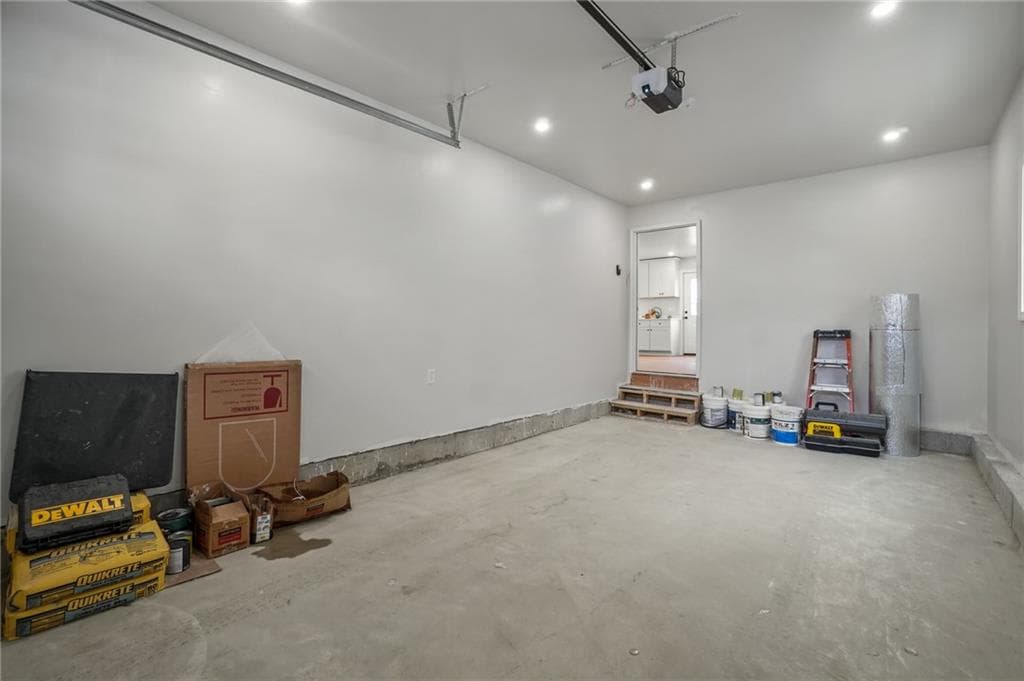 Single Family Residence at 354 Jastram Street, Providence, photo 22 of 30