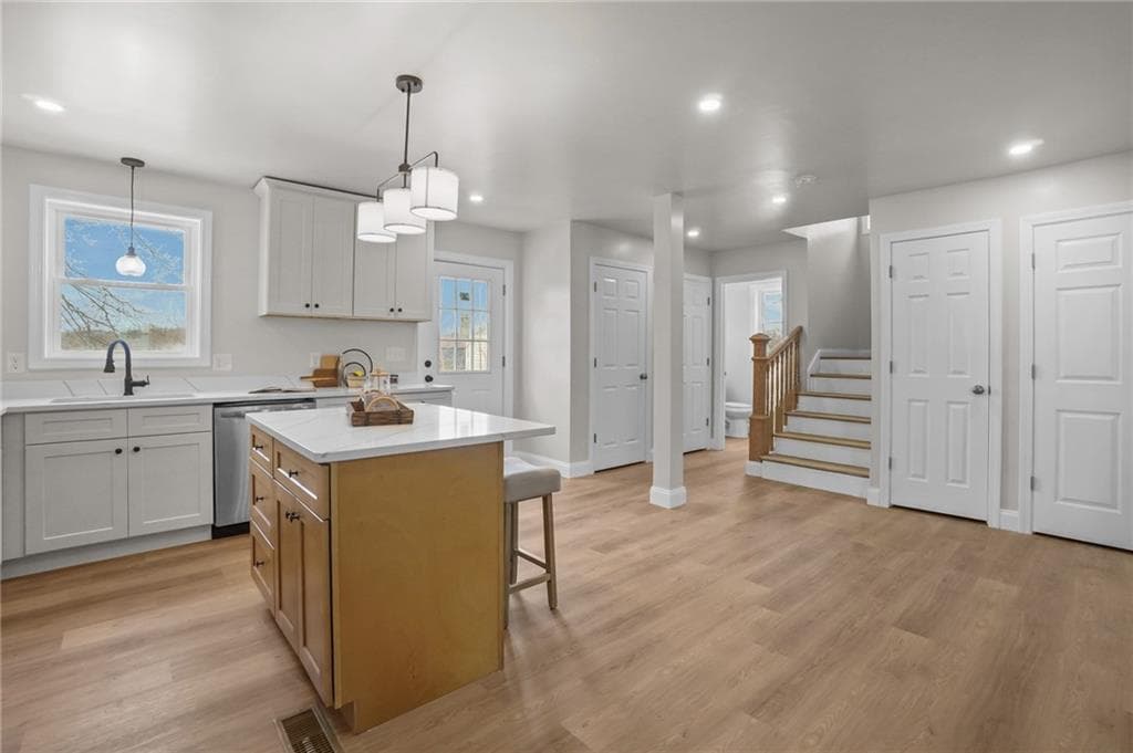 Single Family Residence at 354 Jastram Street, Providence, photo 4 of 30