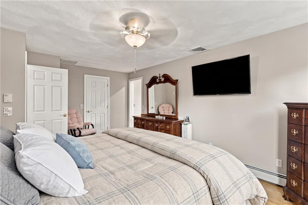 Single Family Residence at 18 Pineridge Drive, Smithfield, photo 23 of 49