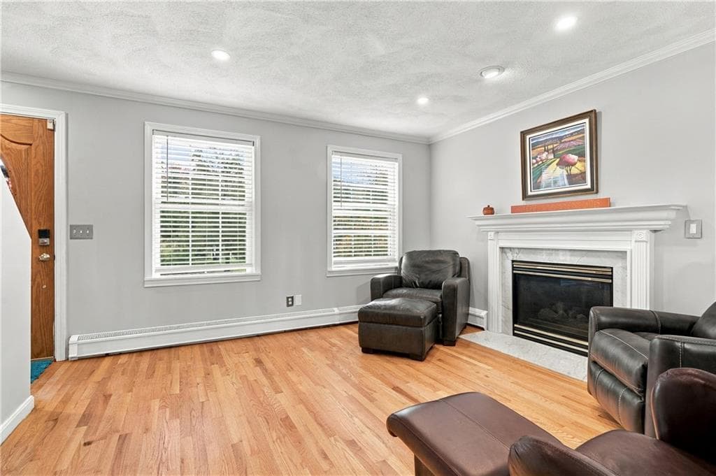 Single Family Residence at 18 Pineridge Drive, Smithfield, photo 16 of 49