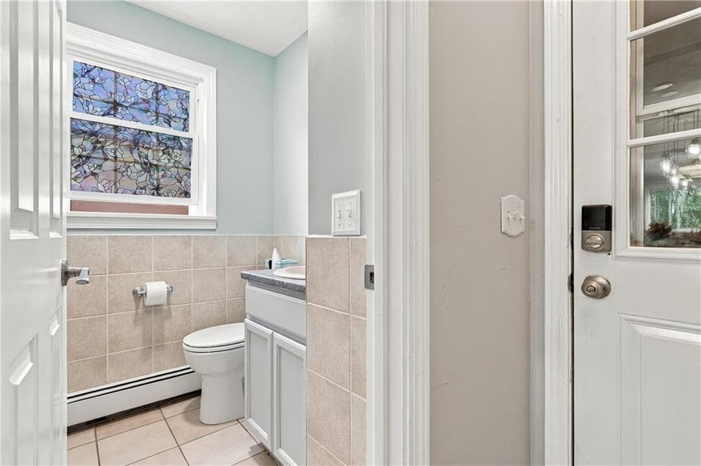 Single Family Residence at 18 Pineridge Drive, Smithfield, photo 32 of 49