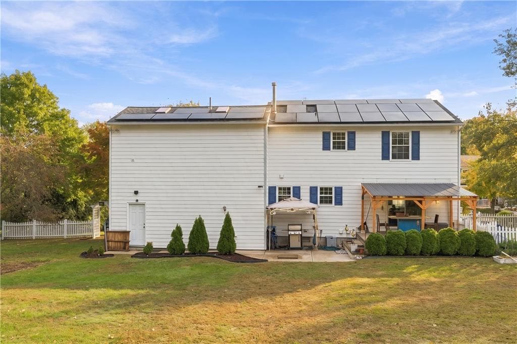 Single Family Residence at 18 Pineridge Drive, Smithfield, photo 41 of 49