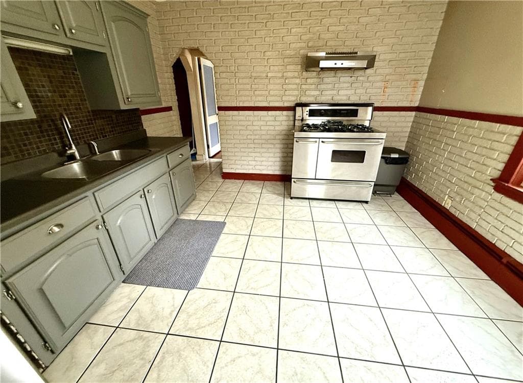 Single Family Residence at 14 Rejane Street, Coventry, photo 6 of 8
