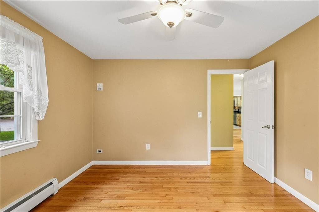 Single Family Residence at 6 Wampanoag Circle, North Kingstown, photo 17 of 27
