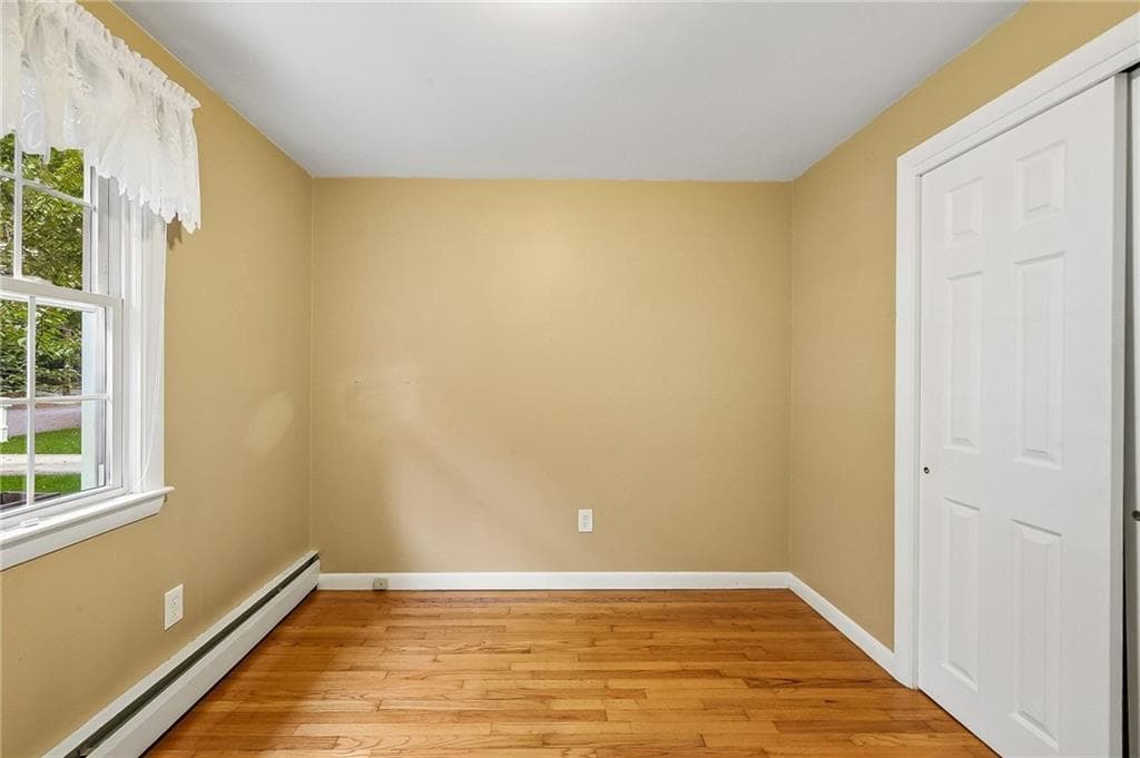 Single Family Residence at 6 Wampanoag Circle, North Kingstown, photo 18 of 27