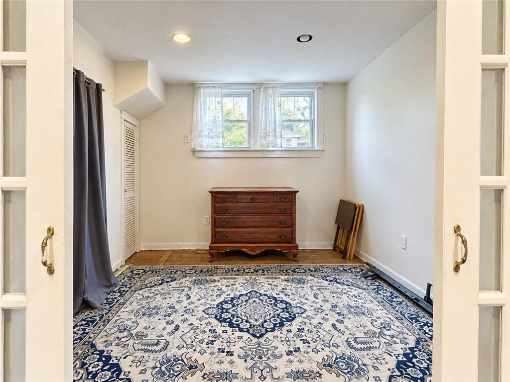 Single Family Residence at 24 Vintner Avenue, East Providence, photo 6 of 12