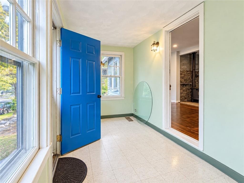 Single Family Residence at 24 Vintner Avenue, East Providence, photo 3 of 12