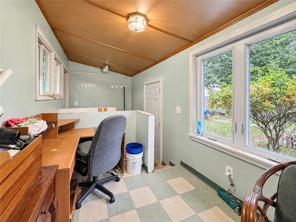 Single Family Residence at 24 Vintner Avenue, East Providence, photo 9 of 12