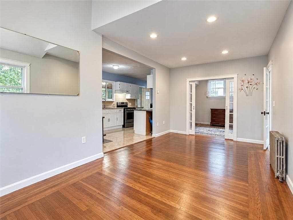 Single Family Residence at 24 Vintner Avenue, East Providence, photo 4 of 12