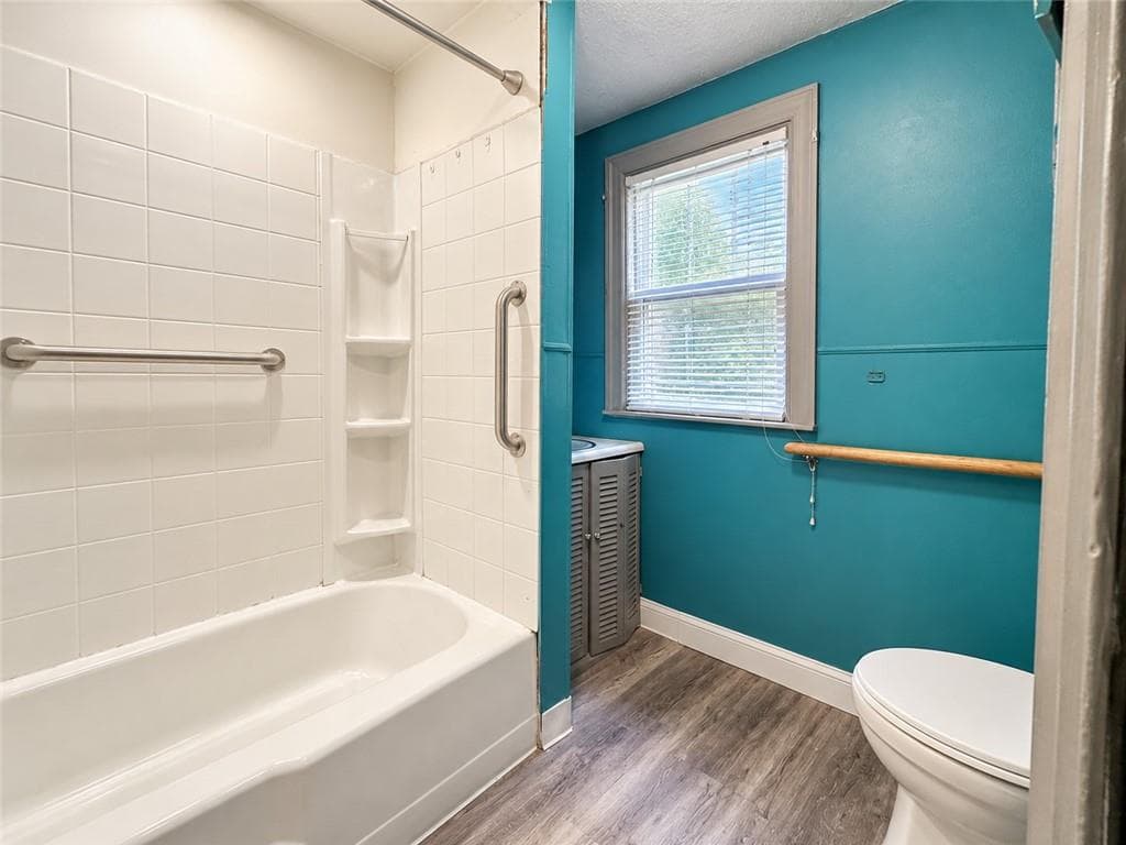 Single Family Residence at 24 Vintner Avenue, East Providence, photo 8 of 12