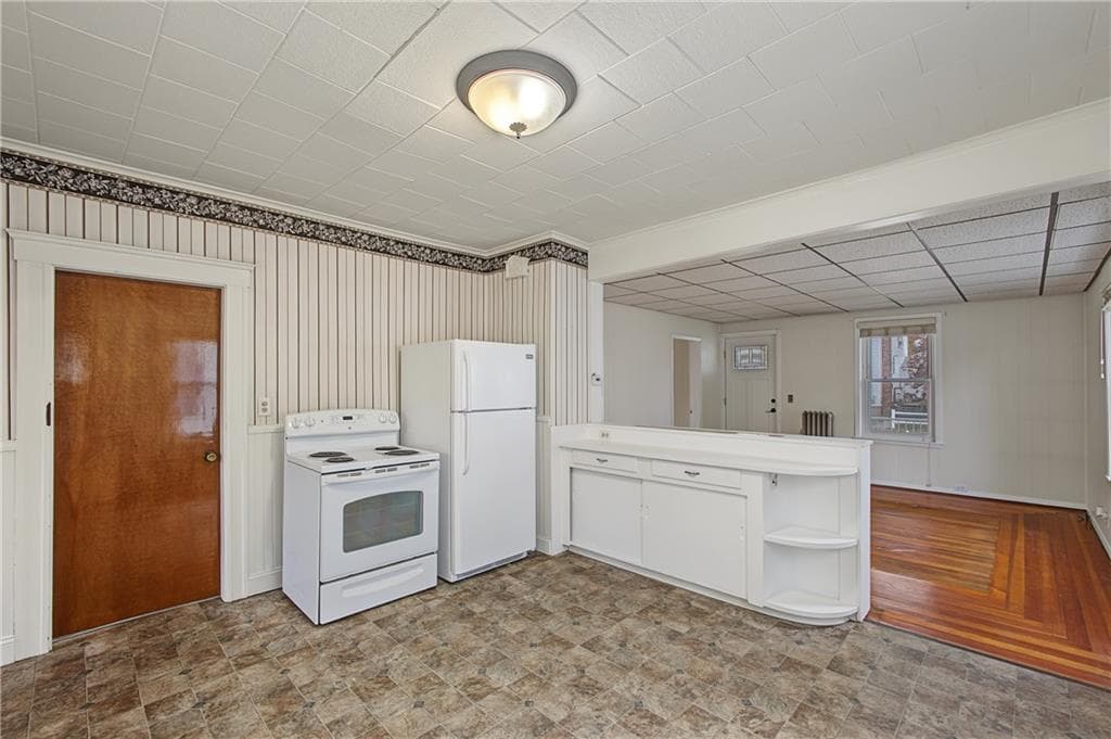 Multi Family at 84 Avenue C, Woonsocket, photo 7 of 25