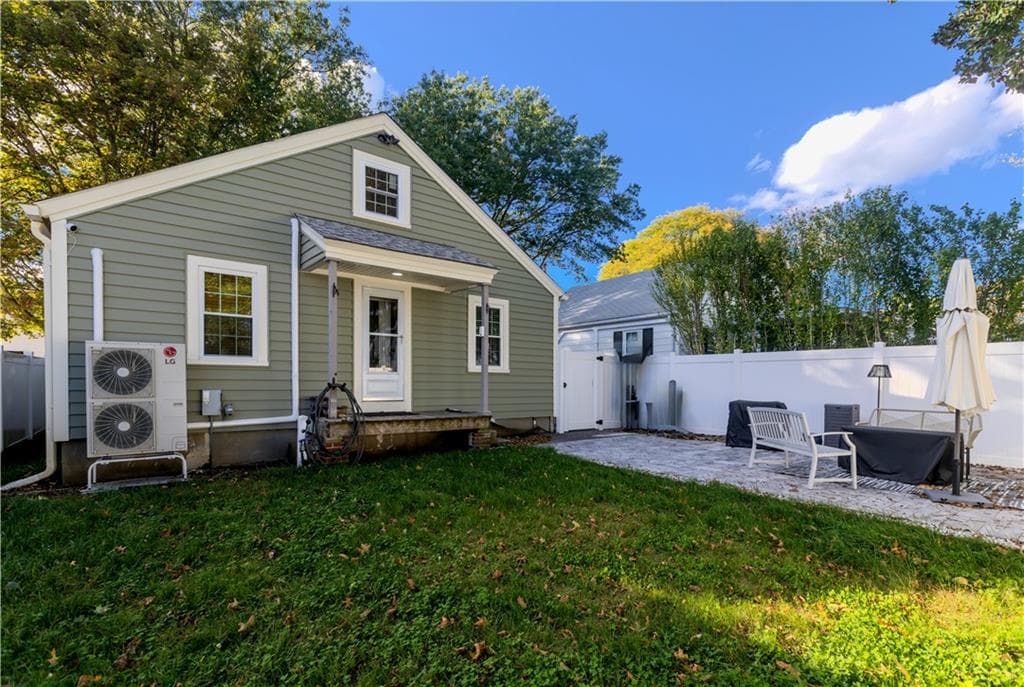 Single Family Residence at 73 Clematis Street, Providence, photo 2 of 17