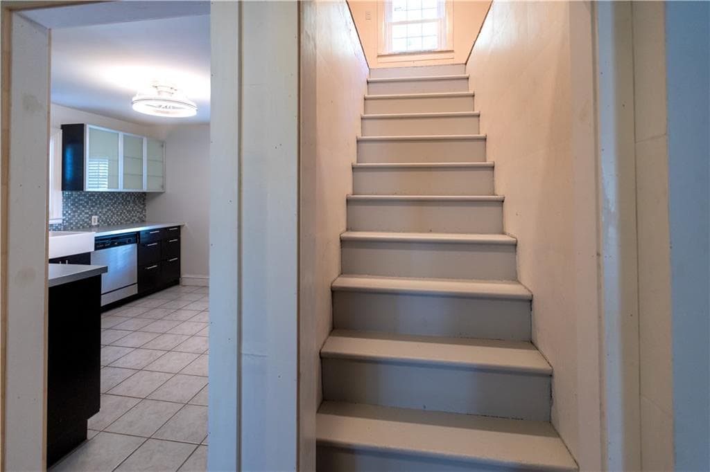 Single Family Residence at 73 Clematis Street, Providence, photo 14 of 17