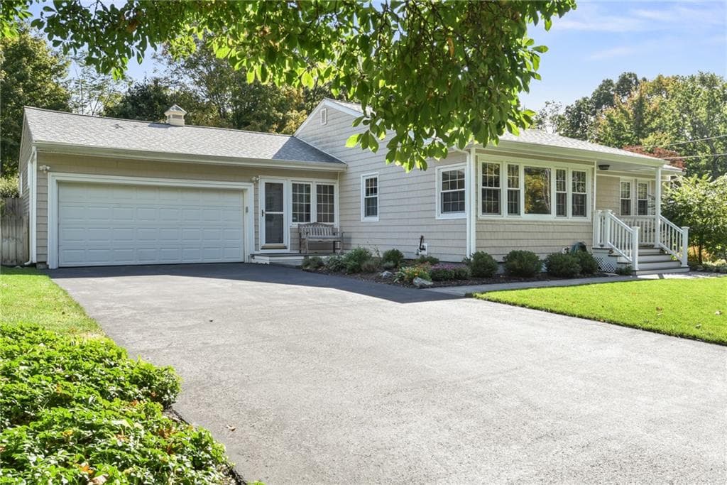 Single Family Residence at 804 Love Lane, Warwick, photo 2 of 47