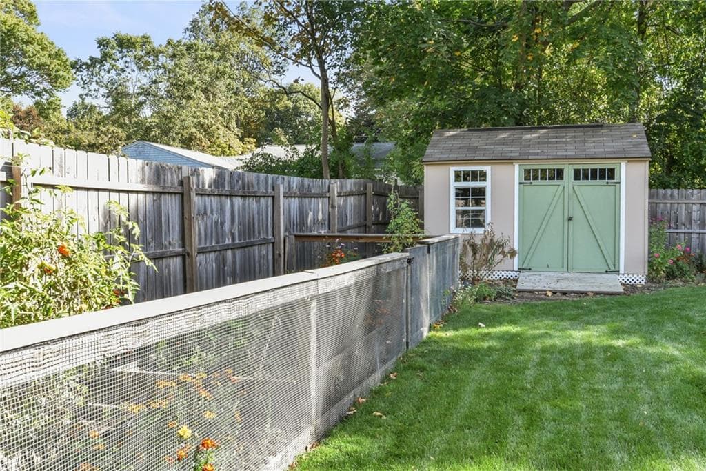 Single Family Residence at 804 Love Lane, Warwick, photo 42 of 47