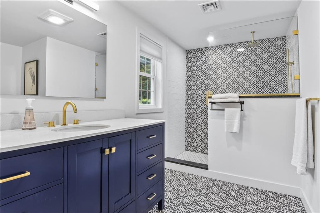 Single Family Residence at 804 Love Lane, Warwick, photo 20 of 47