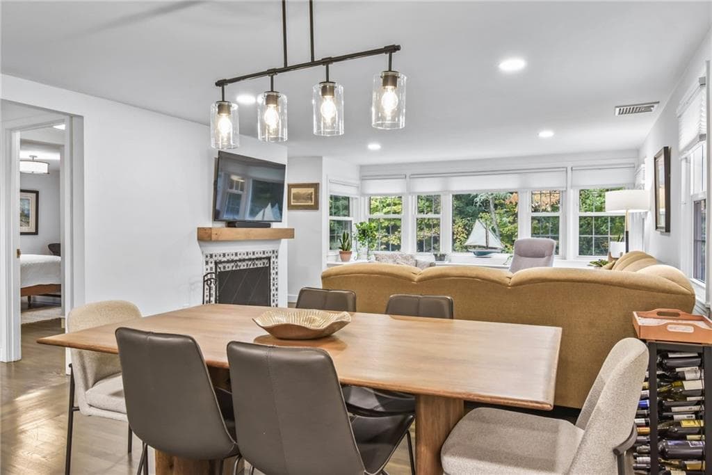 Single Family Residence at 804 Love Lane, Warwick, photo 10 of 47