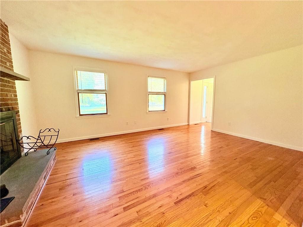 Single Family Residence at 46 New Road, Exeter, photo 17 of 50