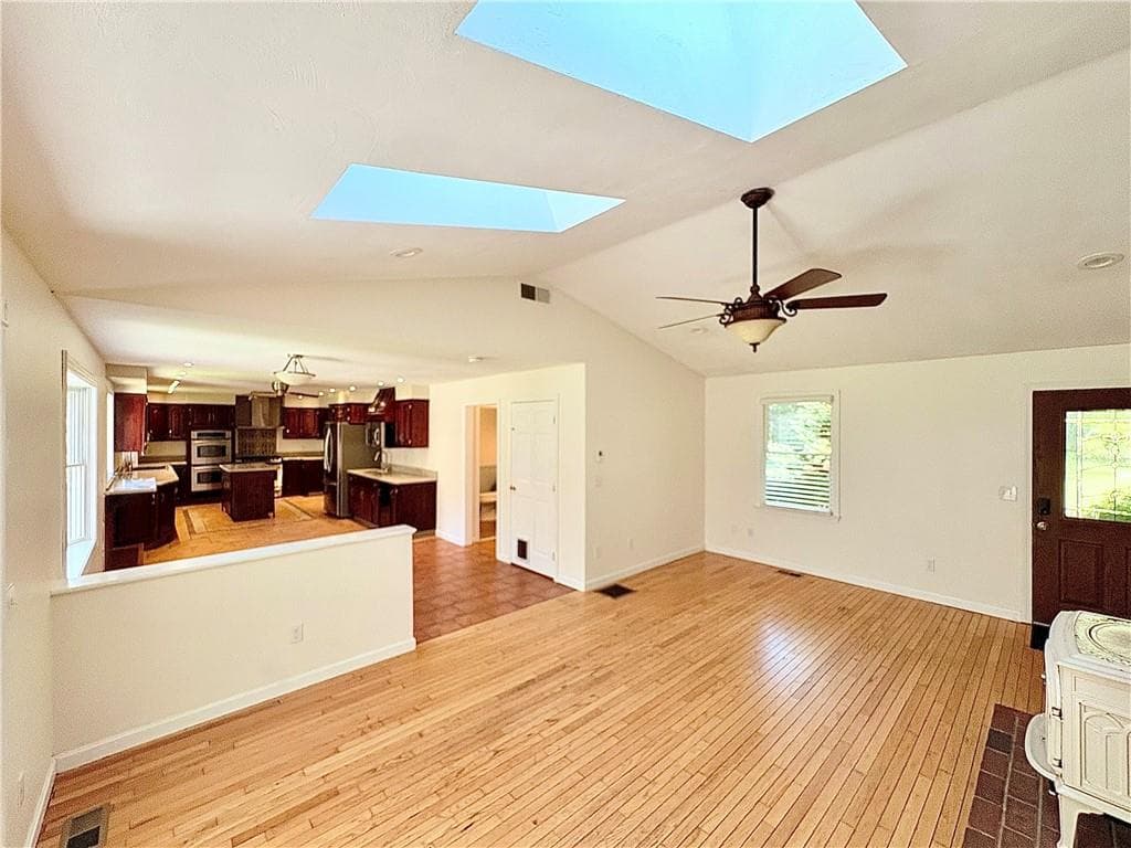 Single Family Residence at 46 New Road, Exeter, photo 10 of 50