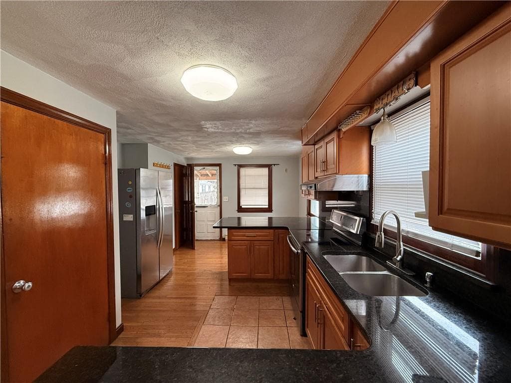 Multi Family at 123 Pleasant Street, Cranston, photo 5 of 41