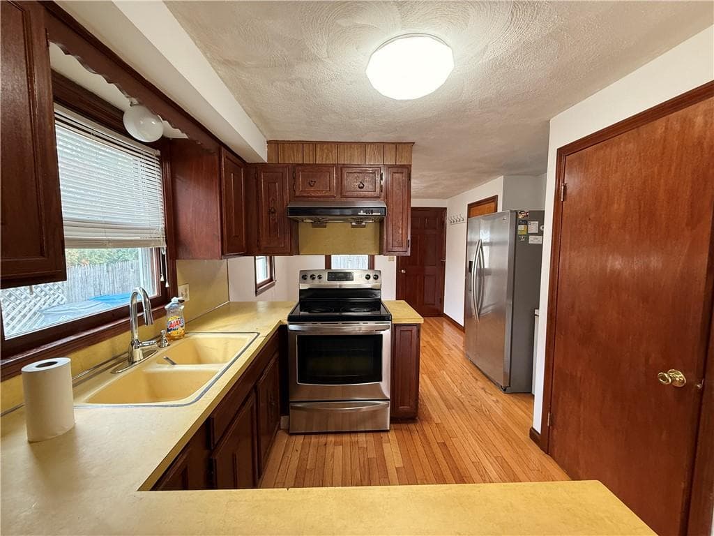 Multi Family at 123 Pleasant Street, Cranston, photo 24 of 41