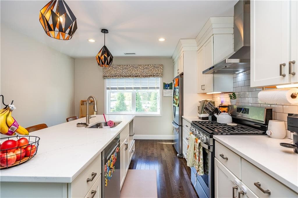 Condominium at 3800 Post Road UNIT 9, Warwick, photo 5 of 39