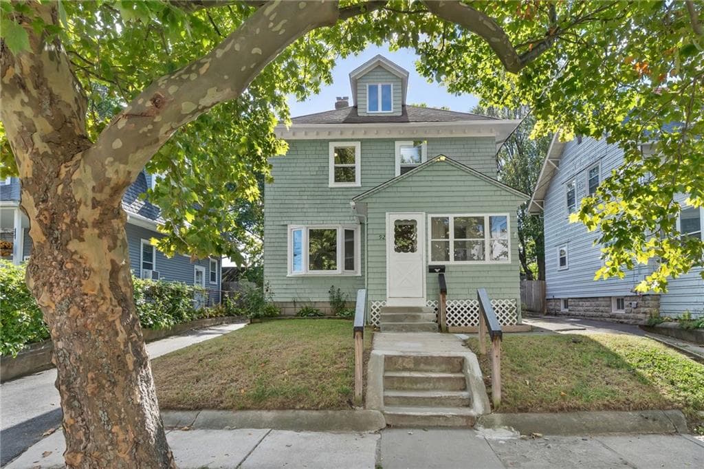 92 Bartlett Avenue