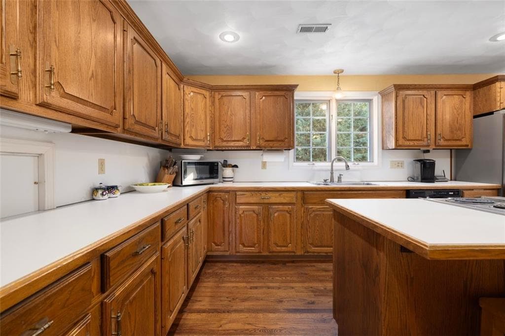 Single Family Residence at 5 Cartier Court, East Greenwich, photo 10 of 44