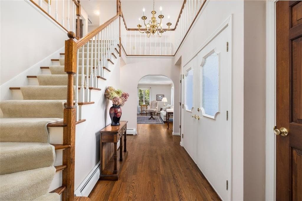 Single Family Residence at 5 Cartier Court, East Greenwich, photo 19 of 44