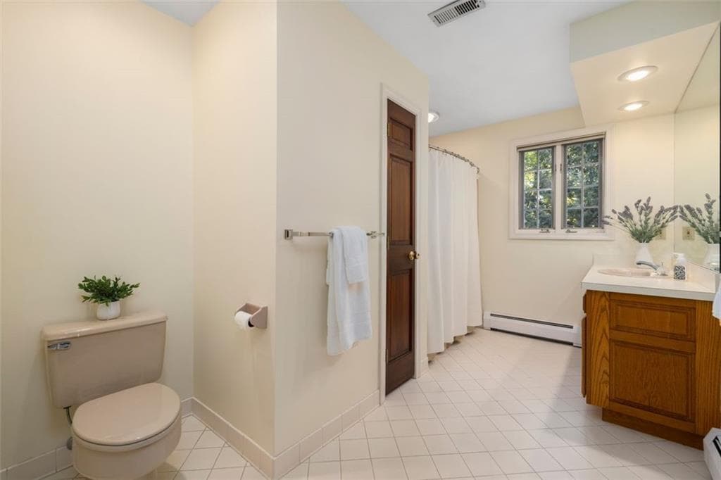 Single Family Residence at 5 Cartier Court, East Greenwich, photo 31 of 44