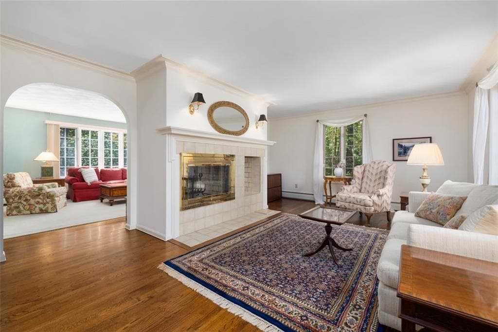 Single Family Residence at 5 Cartier Court, East Greenwich, photo 4 of 44