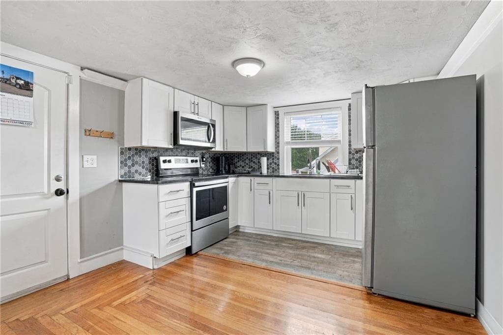 Multi Family at 69 Bellevue Avenue, Pawtucket, photo 23 of 34