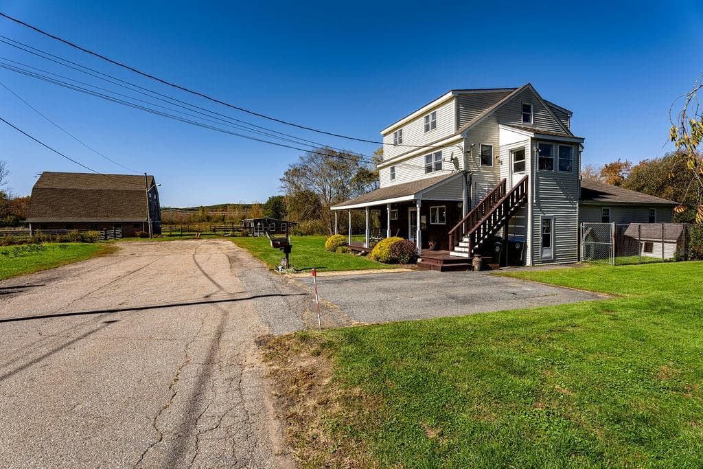 Single Family Residence at 25 Lamoureux Boulevard, North Smithfield, photo 2 of 49
