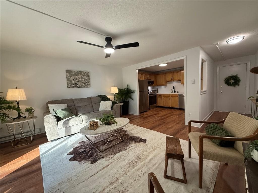 Condominium at 120 Pilgrim Parkway UNIT 4, Warwick, photo 5 of 26