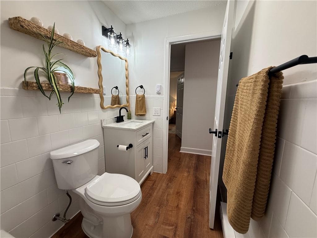 Condominium at 120 Pilgrim Parkway UNIT 4, Warwick, photo 10 of 26