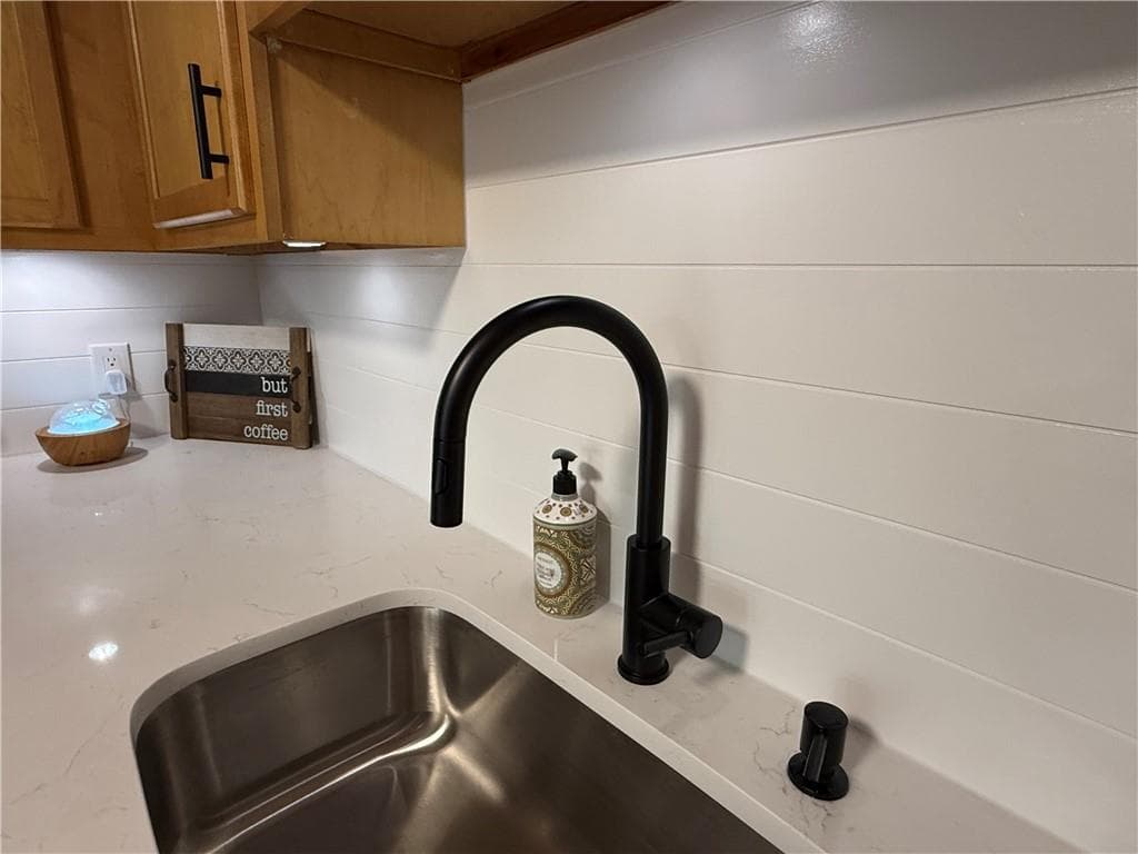 Condominium at 120 Pilgrim Parkway UNIT 4, Warwick, photo 4 of 26