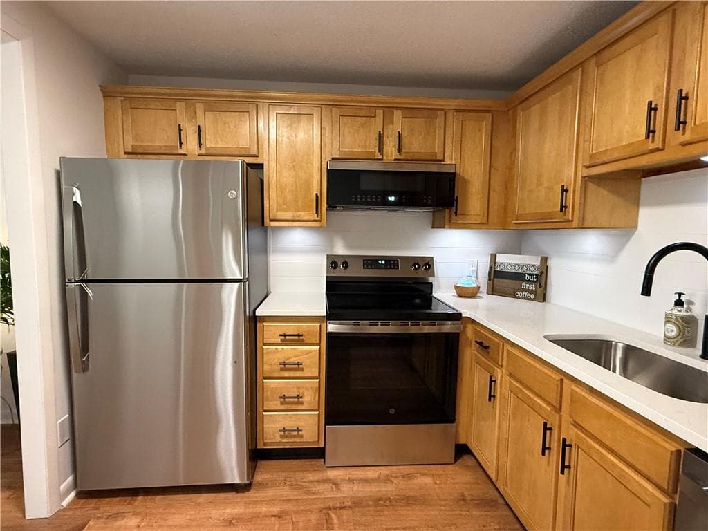 Condominium at 120 Pilgrim Parkway UNIT 4, Warwick, photo 21 of 26