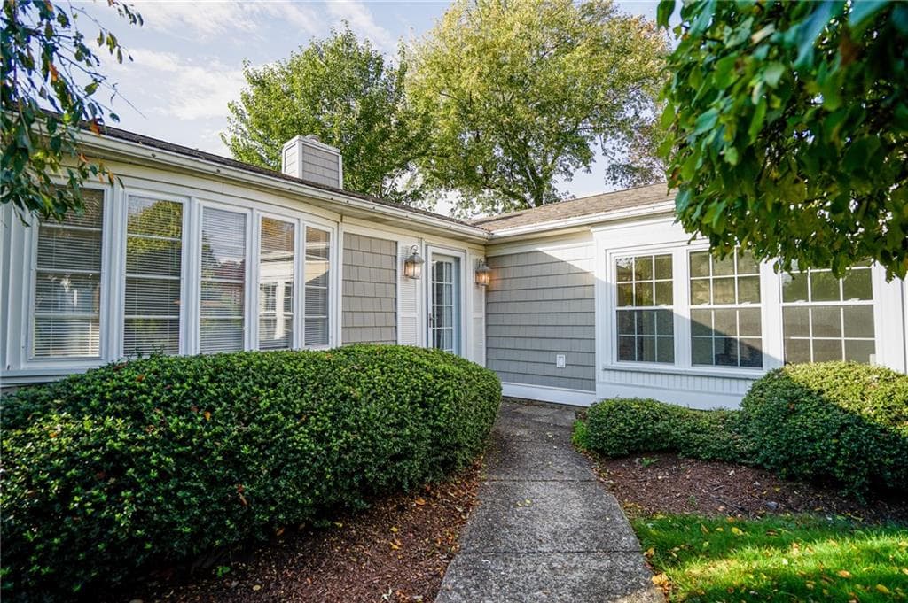 6 Tryon Avenue