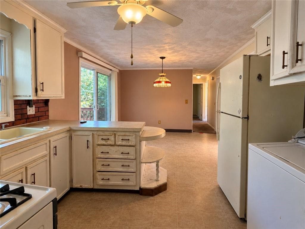 Single Family Residence at 111 Wellspring Drive, Cranston, photo 23 of 35