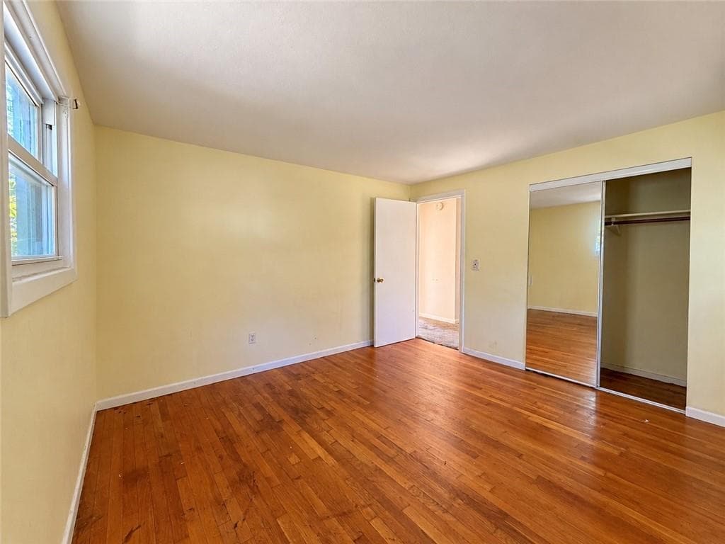 Single Family Residence at 111 Wellspring Drive, Cranston, photo 5 of 35
