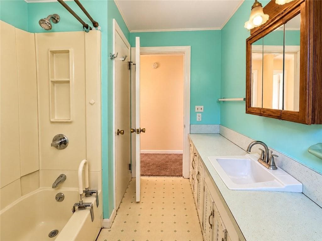 Single Family Residence at 111 Wellspring Drive, Cranston, photo 14 of 35