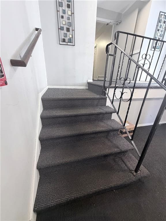 Condominium at 380 Sunset Avenue UNIT 11, North Providence, photo 2 of 15