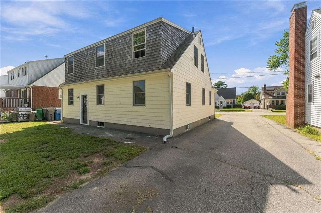 Single Family Residence at 386 Norwood Avenue, Warwick, photo 42 of 47