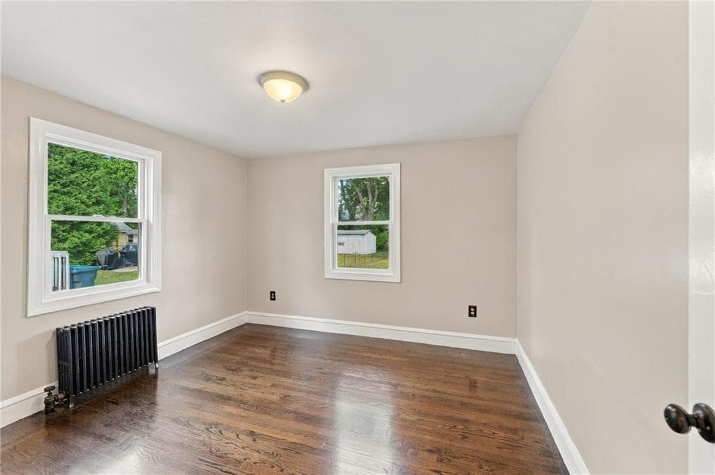 Single Family Residence at 386 Norwood Avenue, Warwick, photo 17 of 47